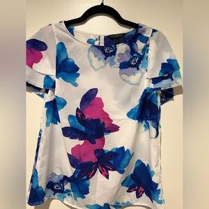 2 Banana Republic short sleeved tops